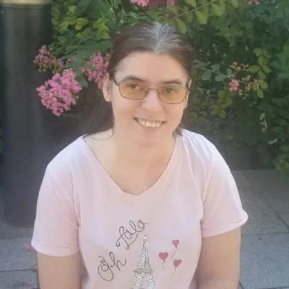 Има хора които дори в тишината на най малката стаичка и