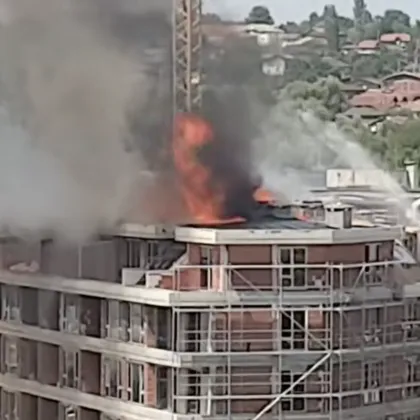 Пожар избухна в новострояща се сграда в столичния квартал "Овча купел" ВИДЕО