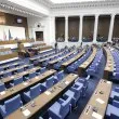 След 33 дни тежка почивка: депутатите се връщат на работа с нови, по-тежки портфейли