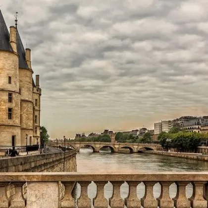 Четири тела са открити да плават в река Сена в