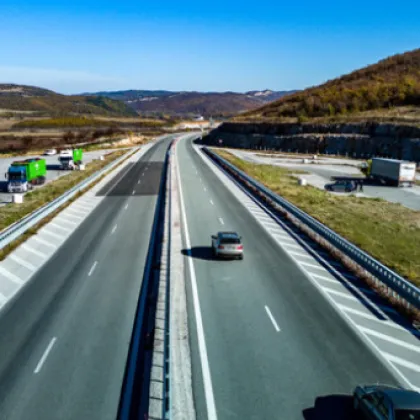 Заради профилактика на тол камера премахване на крайпътна растителност и