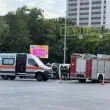 Бус се преобърна на оживено кръстовище в Пловдив, пожарникари режат ламарини