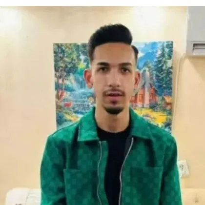 Шофьор с книжка от 14 дни но вече с 6