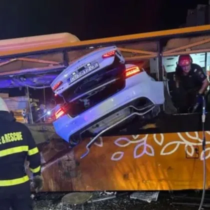 Първи думи на собственика на автомобила врязал се в автобус