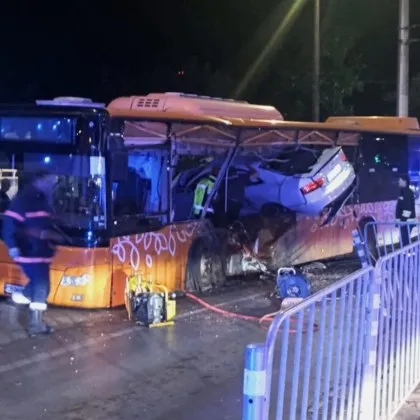 Зрелищната но и ужасяваща катастрофа в малките часове на нощта