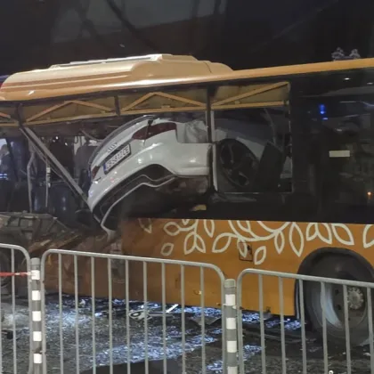 Зверска катастрофа стана късно тази нощ в София Лек автомобил