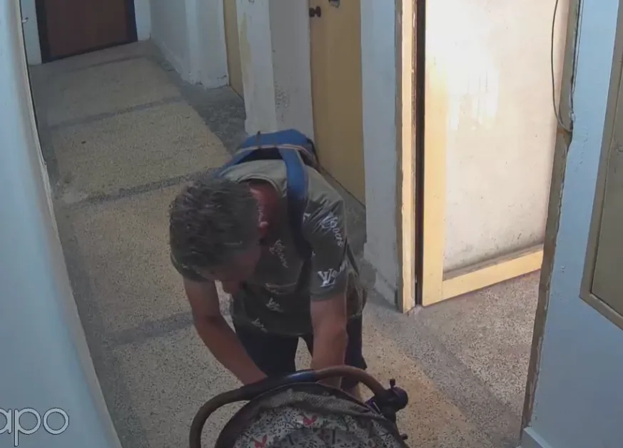 Нагло! Мъж прерови бебешка количка пред дома на майка ВИДЕО
