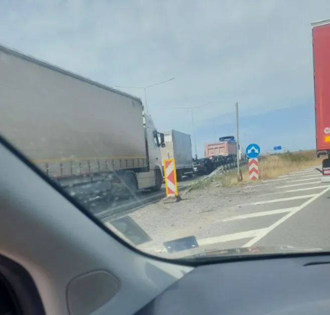 Верижна катастрофа на столичното Околовръстно, образува се тапа