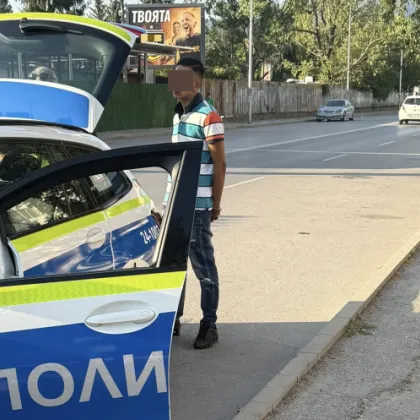 Пиян дрогиран и без книжка шофьор самокатастрофира тази сутрин в