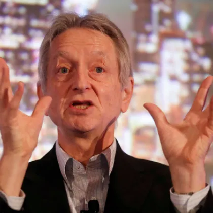 Джефри Хинтън известен като кръстникът на изкуствения интелект се страхува