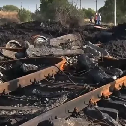 Над 100 метра жп релси са унищожени след пожара в Хасковско