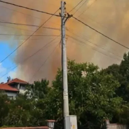 Цяла нощ екипи на пожарната гасиха отделни огнища в град