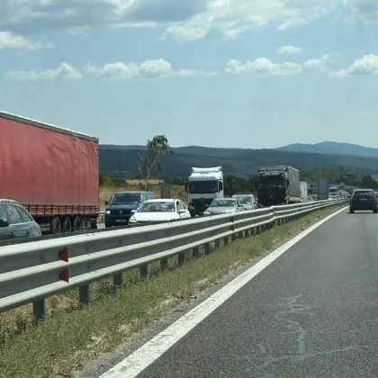 Инцидент между два луксозни автомобила – BMW и Mercedes CLS