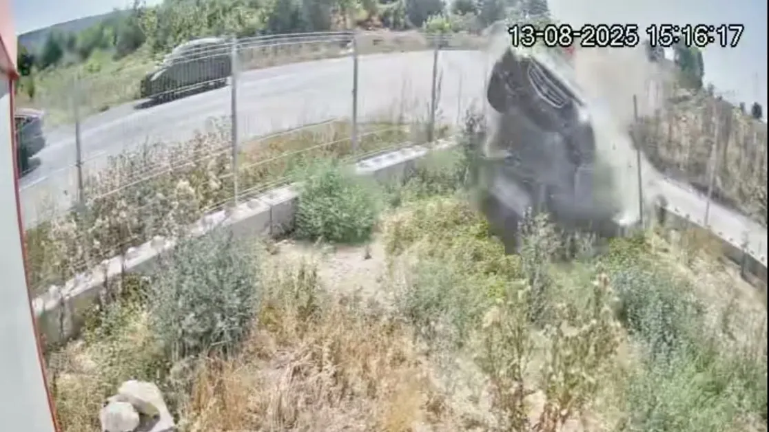 "Хонда" се заби във фургон във Варненско, оказа се избутана от "BMW" ВИДЕА