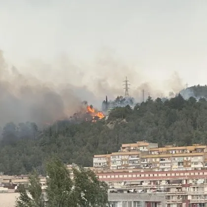 Нов пожар пламна в Стара Загора За това свидетелстват кадри