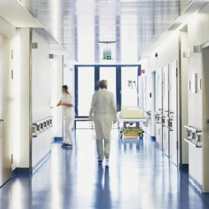 Мъж буйства в болница в Плевен, нахвърли се на длъжностно лице