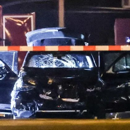 Германски прокурори повдигнаха днес обвинения на мъжа врязал се в