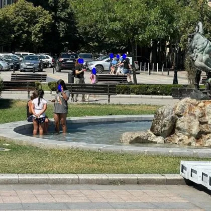 Въпреки че екстремните жеги отминаха августовското слънце продължава да изпича