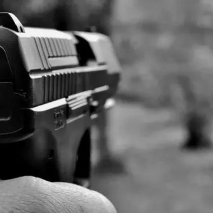 Задържаха 26 годишен мъж стрелял с газов пистолет на семейно тържество в