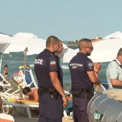 Водолази ще търсят скъсаните катарами на колана довели до падането