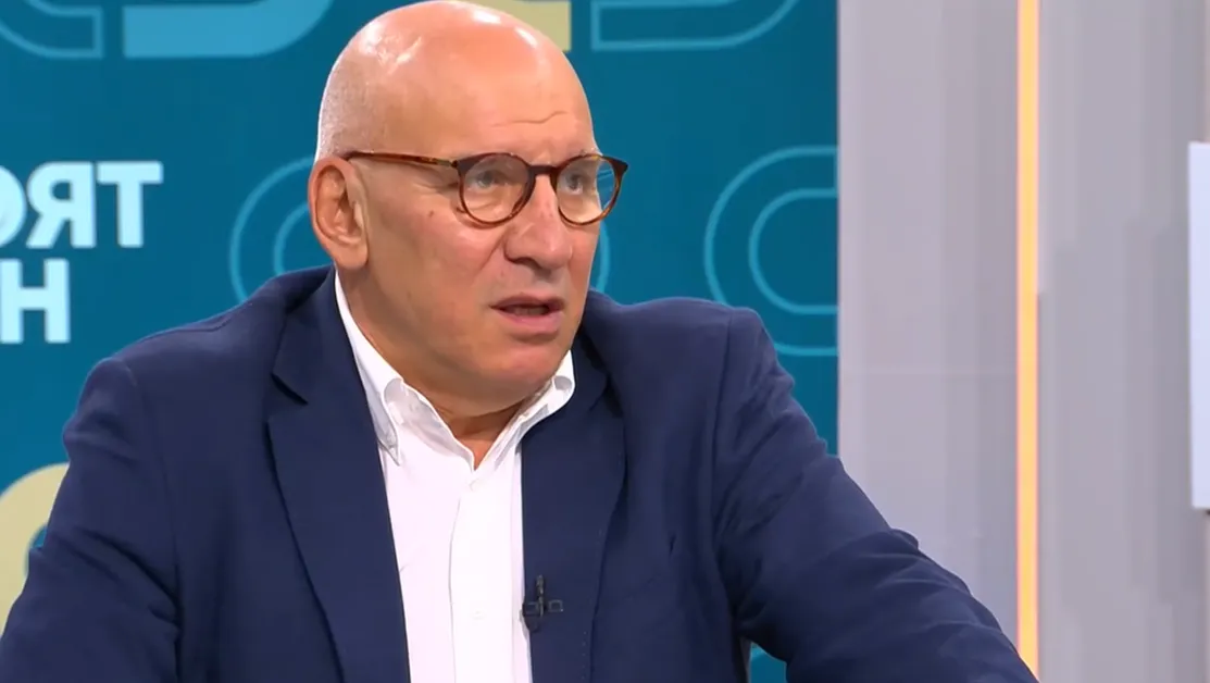 Финансист: Българите забогатяват, скъпи лимузини седят пред панелни блокове