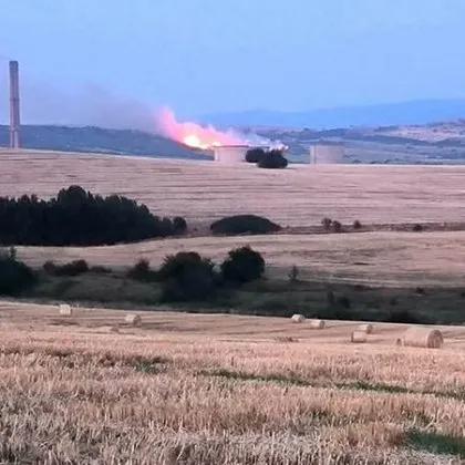 Голям пожар избухна край село в Кюстендилско СНИМКИ