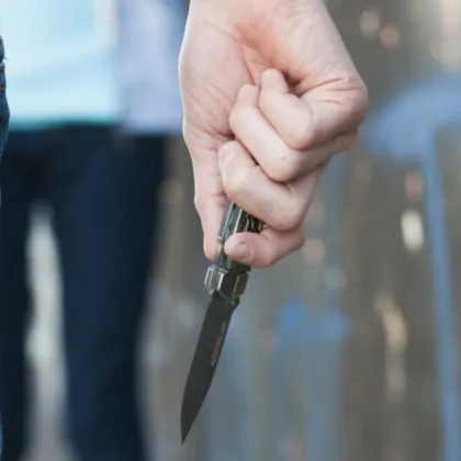 35 годишна жена е пострадала при спречкване между приятеля й с