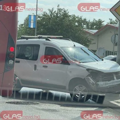 Кошмарно задръстване в Пловдив причини катастрофа между два автомобила на