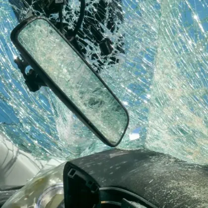 19 годишен водач е загинал при пътно произшествие на пътя между