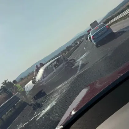 Тежка катастрофа затруднява движението по АМ Тракия алармират граждани Произшествието е