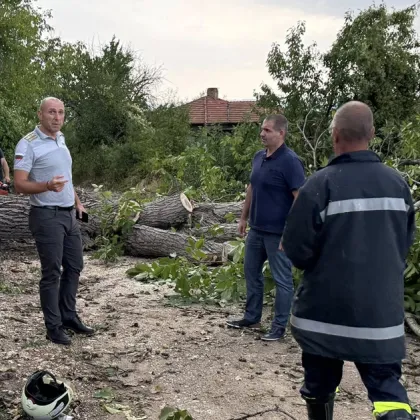 Заради бурята в лясковско село е обявено частично бедствено положение
