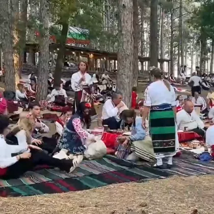 В Жеравна започна Фестивалът на фолклорната носия И тази година