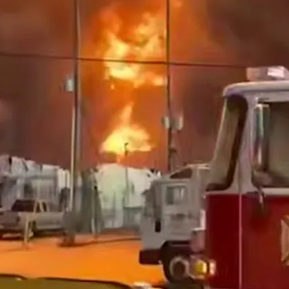 Серия от мощни експлозии и голям пожар са възникнали на 23