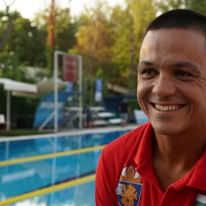 Плувецът в екстремни условия Цанко Цанков започна опит за световен рекорд за