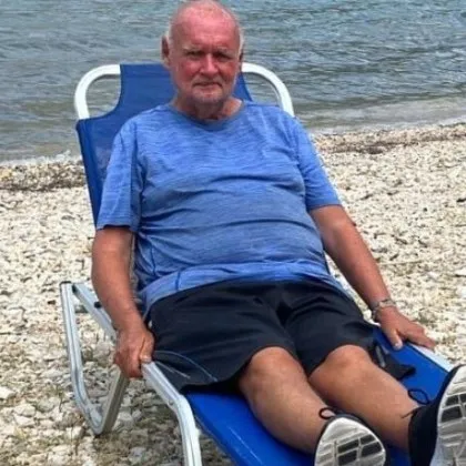 Някога успешният и известен адвокат от Мюнхен Клаус Ребок който