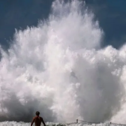 Най малко шест ученици са се удавили а 21 са приети