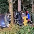 Кола се вряза в дървета! Загинаха две двойки СНИМКИ