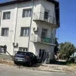 Кола се заби в къща на отбивката за Червен бряг в Луковит