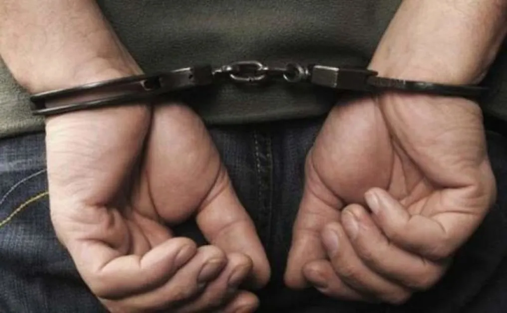 Арестуваха учител за секс със седмокласничка