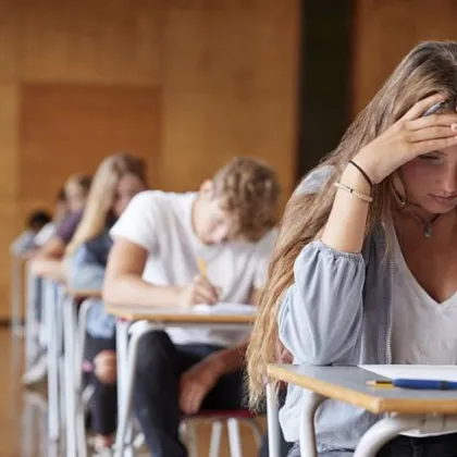 В 400 училища от 8 30 ч ще се проведе матура