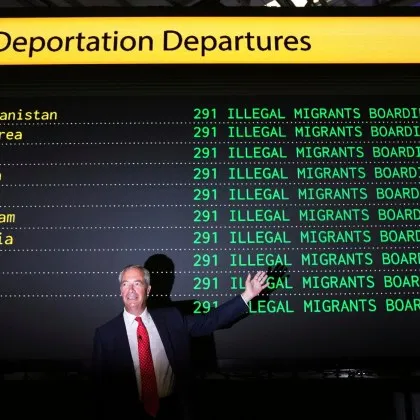 Преди година Найджъл Фараж десният популист който разтърси британската политика заяви