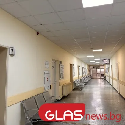 Млади момичета са в болница след като скочили от влак