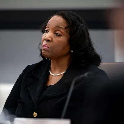 Американският президент Доналд Тръмп отстрани Лиса Кук – член на