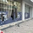 С брадва потрошиха стъклата на офиса на ГЕРБ в Добрич
