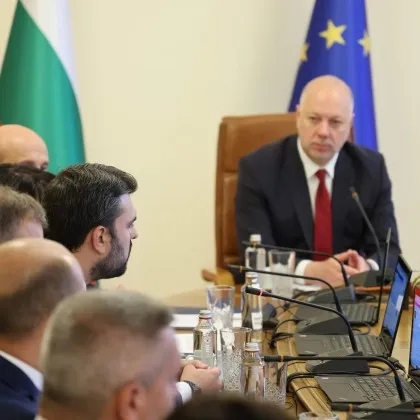 Дипломатическата служба е лицето на България пред света и не