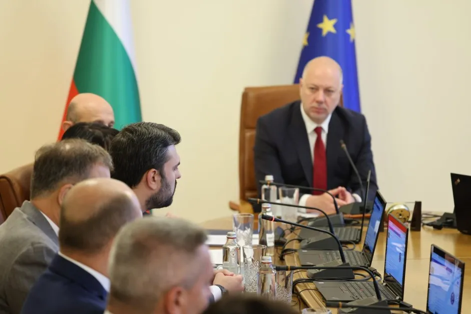 Правителството предлага на президента да назначи 19 посланици и постоянен представител в ООН