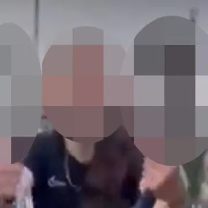 12 годишно момиче размаха брадва и нож пред българска двойка в шотландския