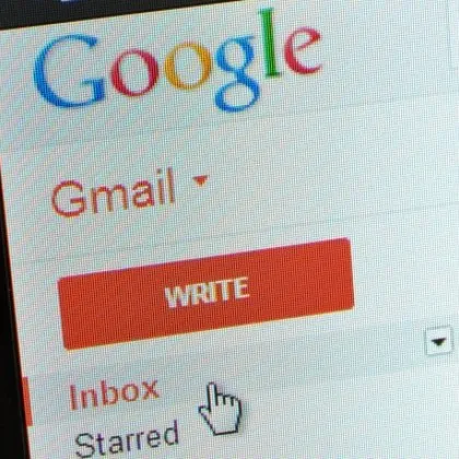 Google призова потребителите спешно да променят паролите си от съображения