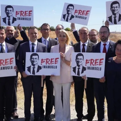 Турските власти забраниха делегация от европейски и балкански кметове сред