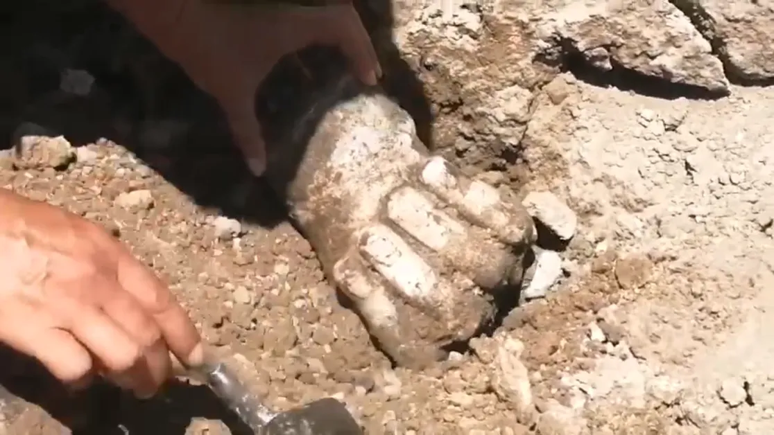 Откриха дясната ръка от статуя на Херакъл в Хераклея Синтика ВИДЕО